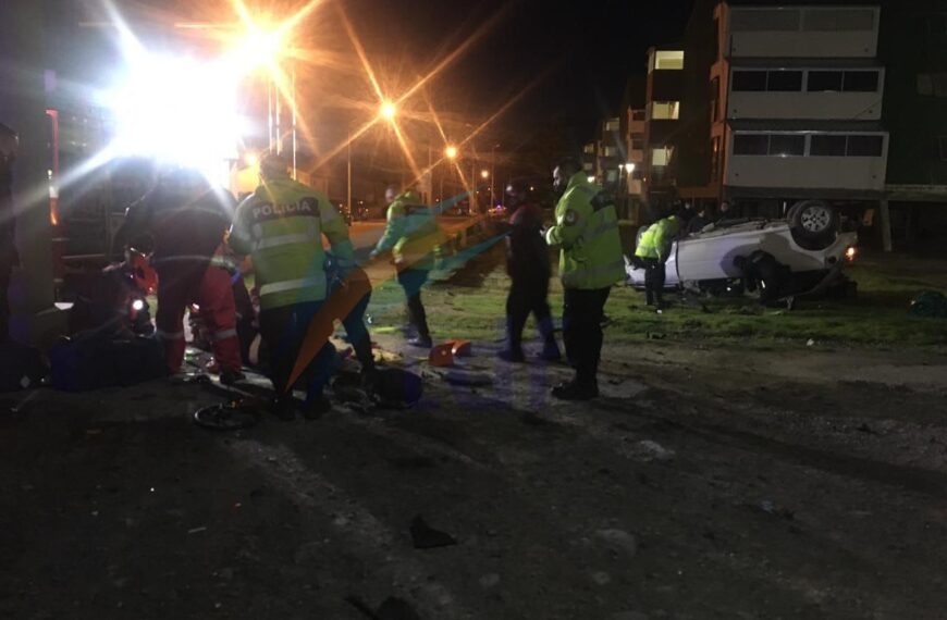 Dos jóvenes trasladados al Hospital tras accidente de tránsito en Ushuaia