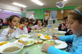Comedores escolares deberán contar con “guardias mínimas” para garantizar el servicio declarado  esencial