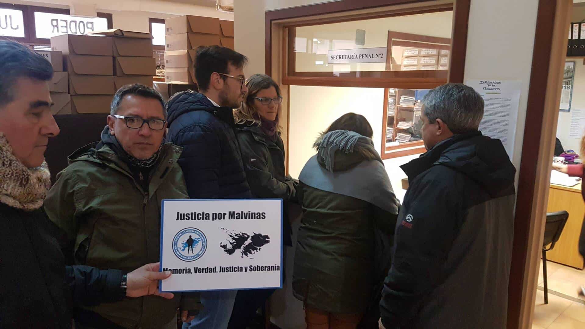 Dictaron una prohibición de contacto al único sobreseído en la causa por torturas en Malvinas, hacia los denunciantes