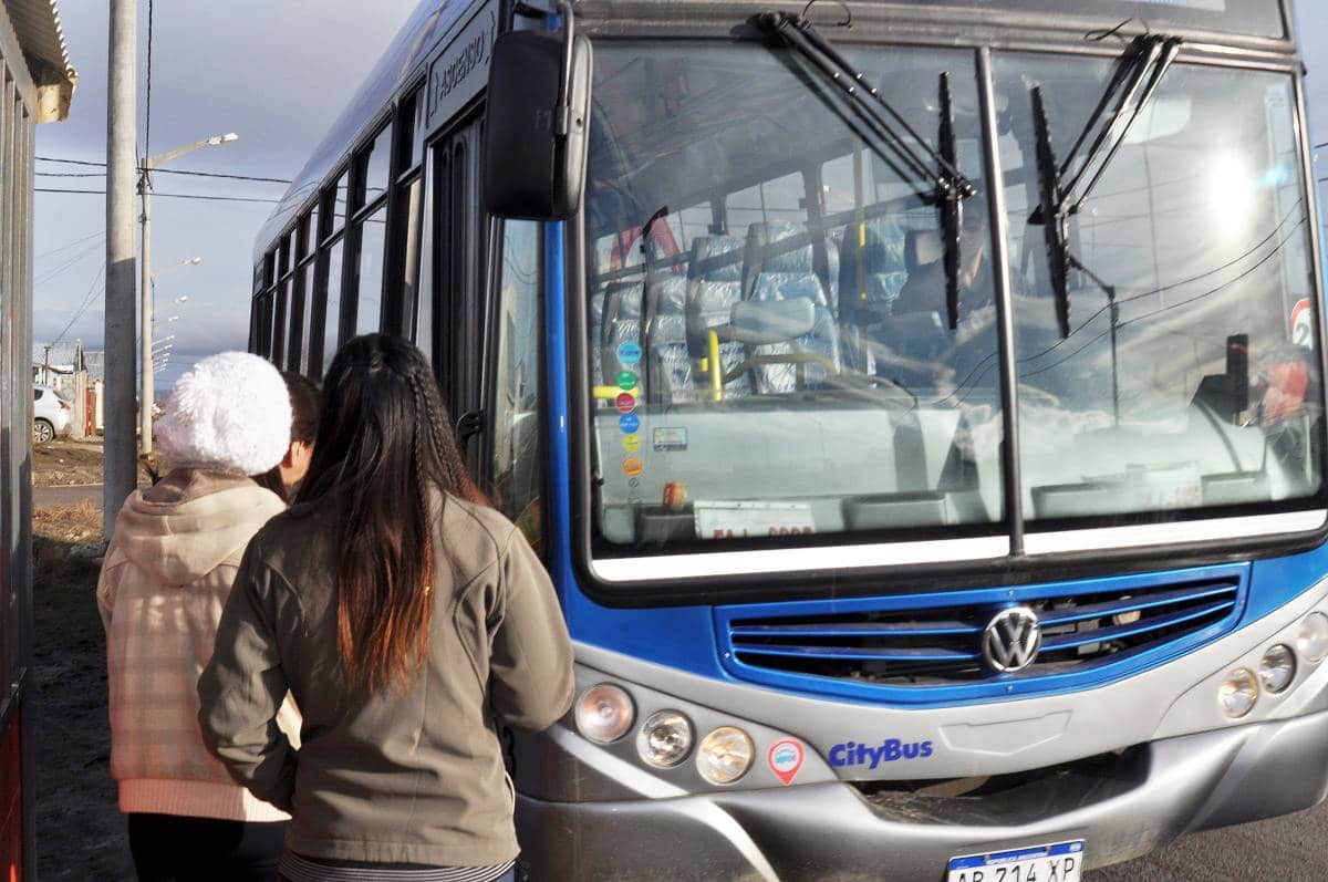 Intentó robar una cartera en el colectivo y quedó detenido