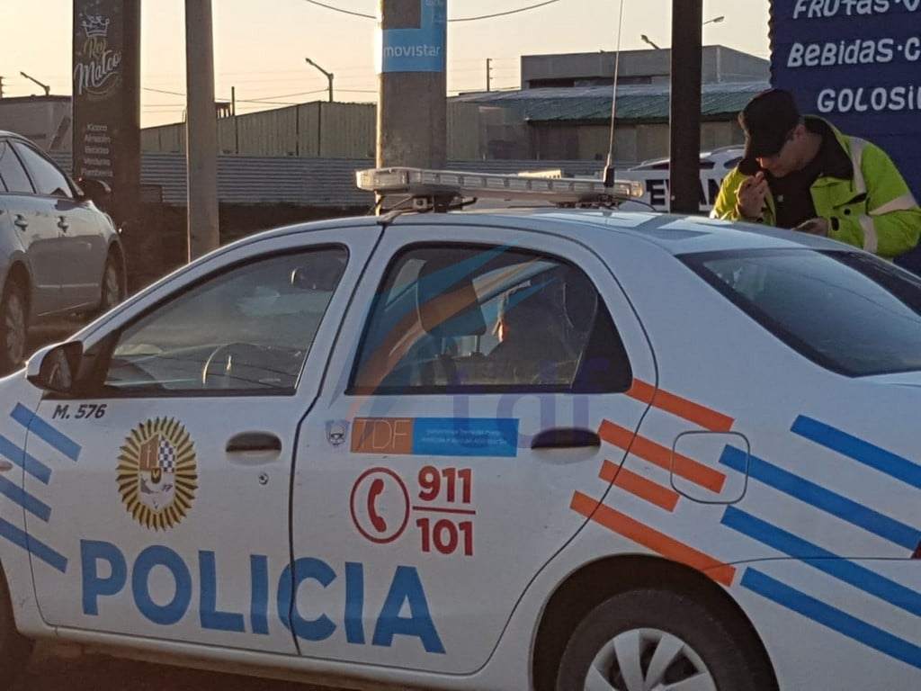 Cinco sujetos detenidos por atropellar y agredir a un efectivo policial en margen sur