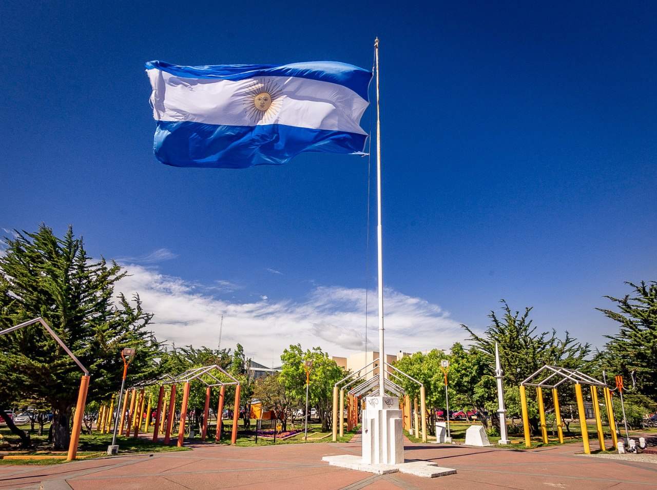 Día de la Bandera: Invitan a los vecinos a ser parte del izamiento provincial