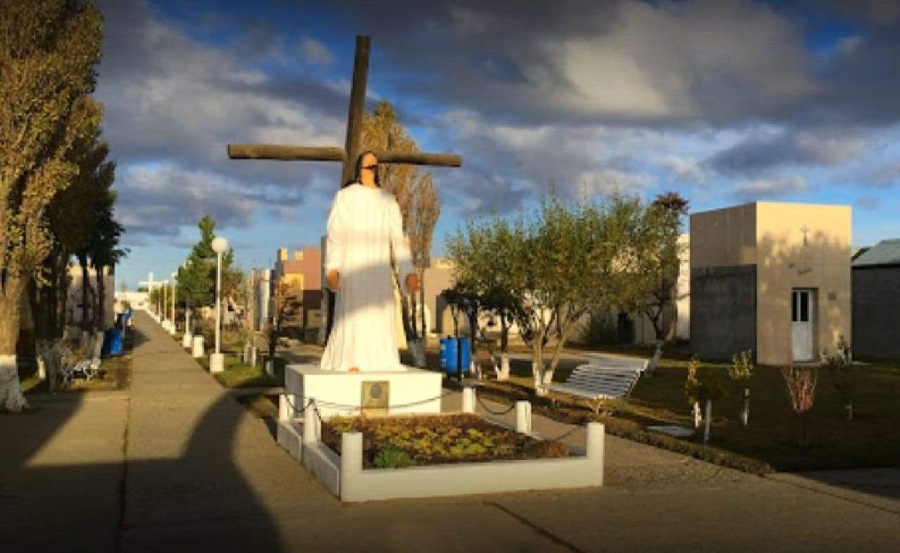 Cementerio Municipal: El domingo 16 de octubre extenderá su horario