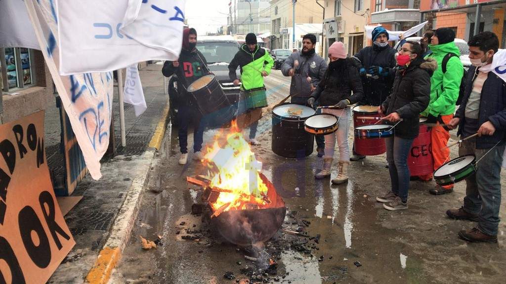 Repudian y denuncian accionar político por detrás de un reclamo sindical en Ushuaia