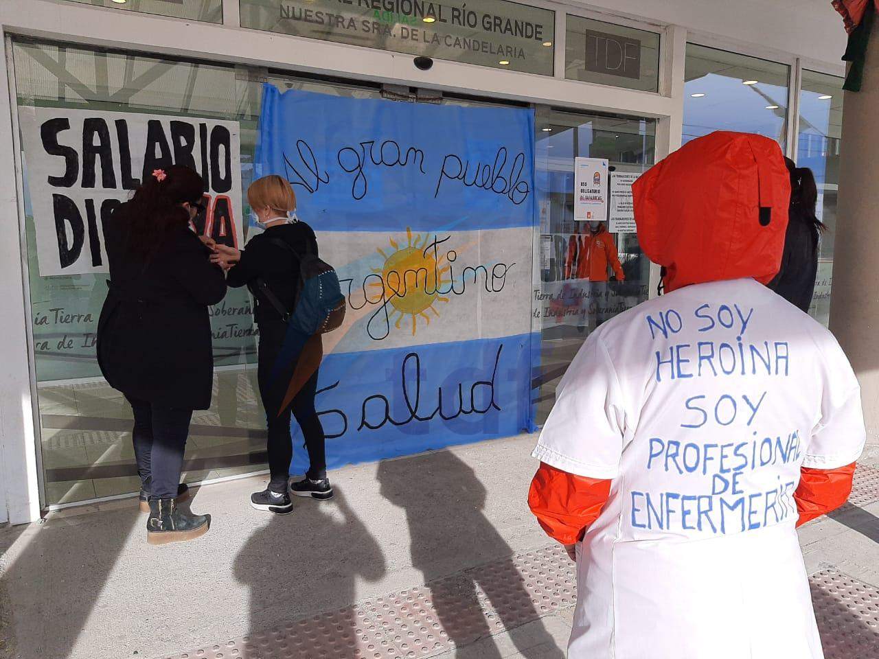 Comenzó la movilización de los enfermeros en el día de la sanidad: “Nuestro trabajo tiene que ser valorizado”