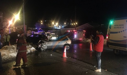 Violento accidente en Ushuaia dejó cinco heridos