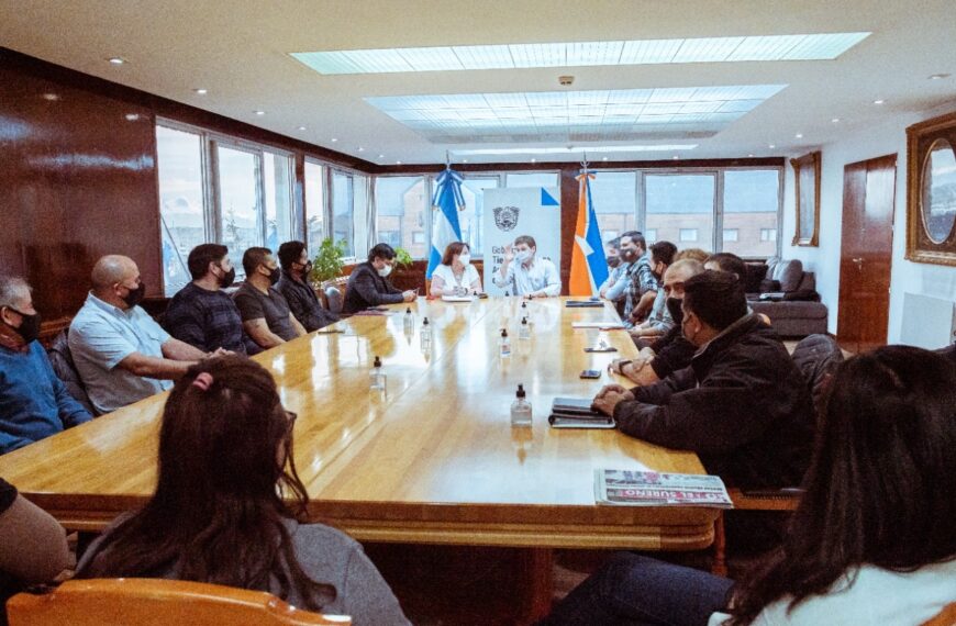 “La decisión es avanzar con los servicios básicos de todos los barrios de Ushuaia”