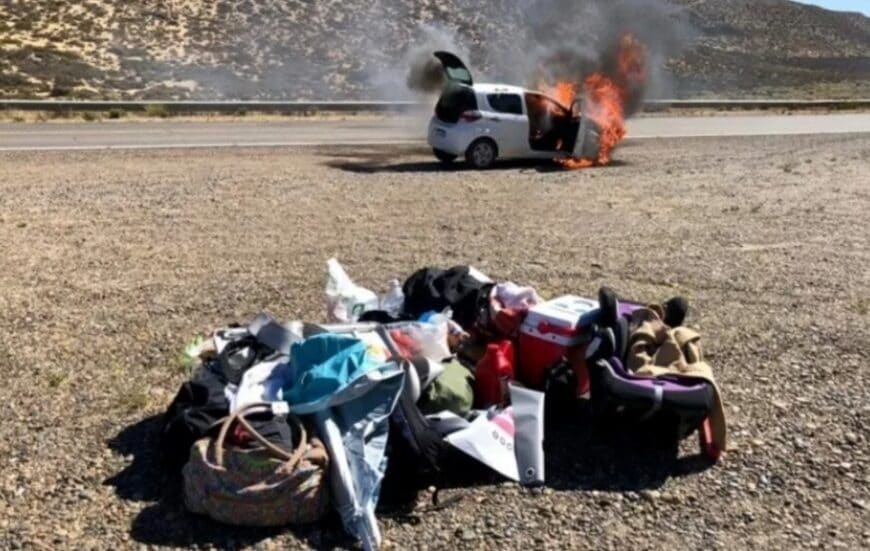 Una familia de Río Grande regresaba de vacaciones y se les incendió el auto en la ruta