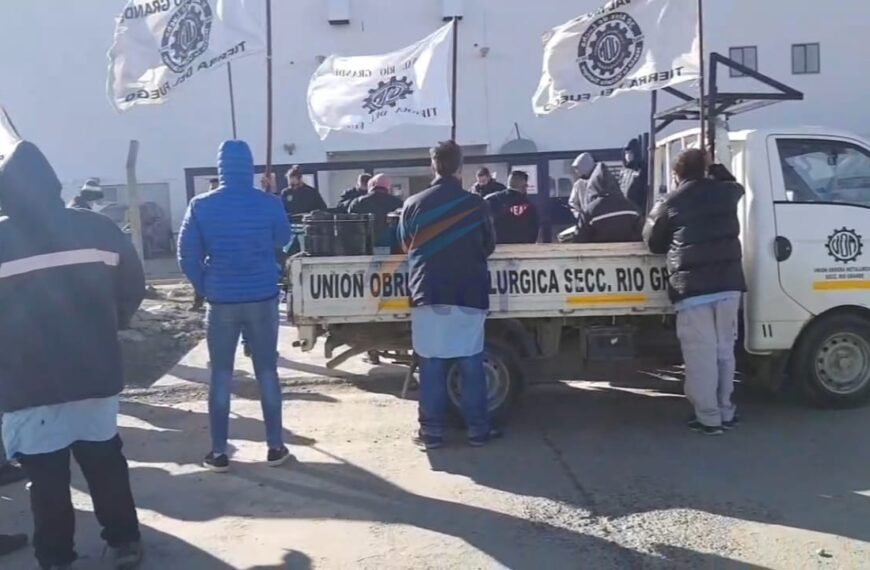 Protesta en las puertas de la empresa Solnik tras cuatro despidos