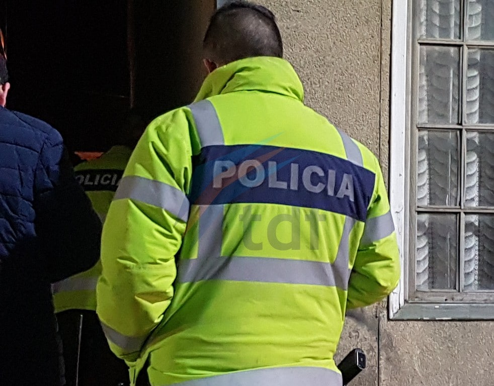 Detuvieron a un hombre trasladando una rueda robada por pleno centro