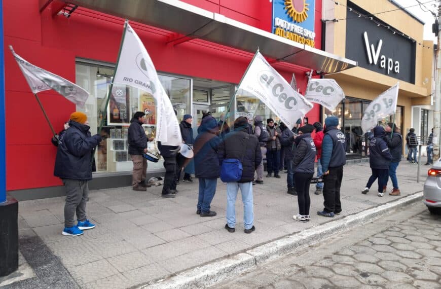 Protesta por el despido de 3 empleadas de una importadora céntrica