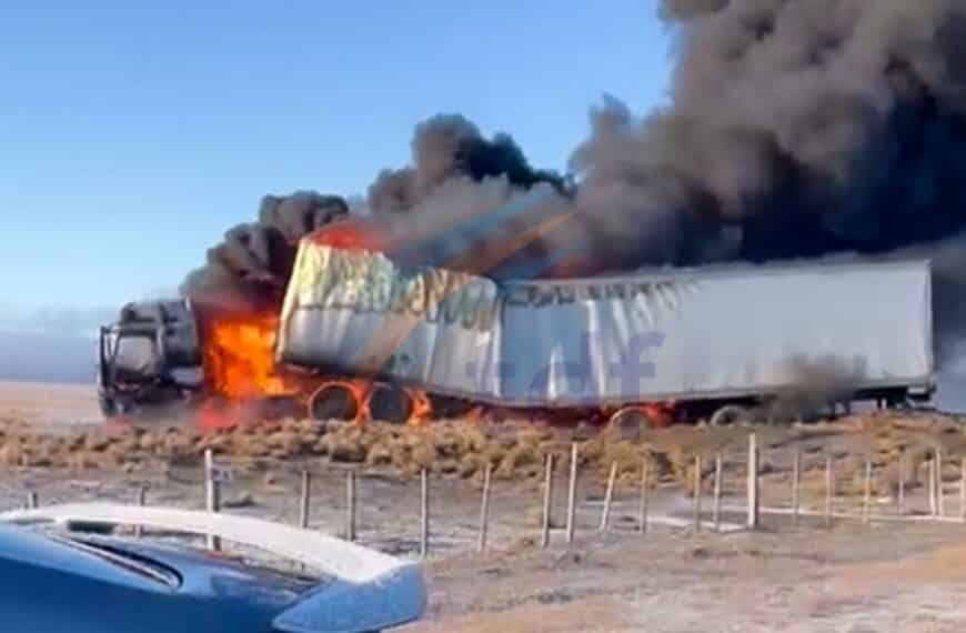Camión que salió de Río Grande tuvo un choque frontal en Chile y se incendió
