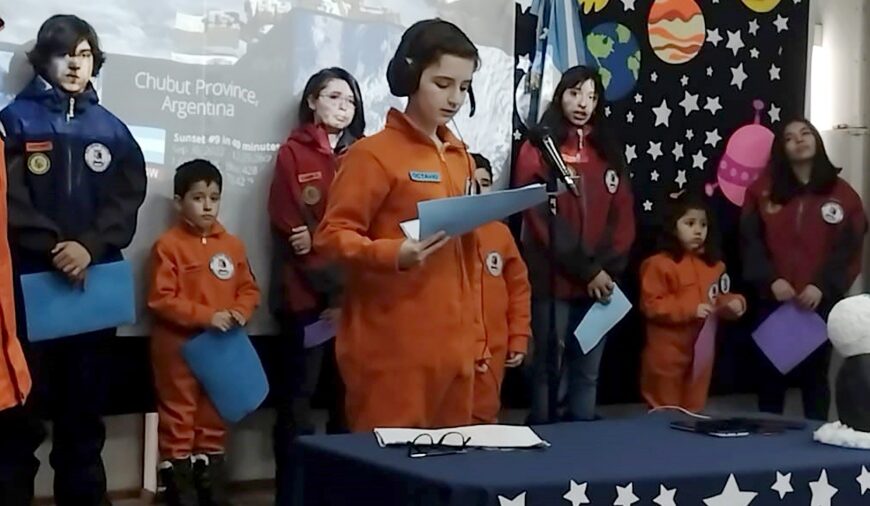 En un hecho “histórico” alumnos de la Escuela N°38 en Base Esperanza conversaron con un astronauta