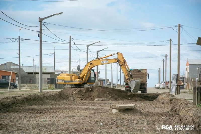 Comenzó la pavimentación de la calle Kau