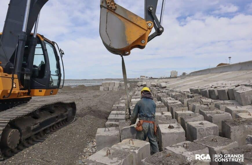 La obra del muro costero en Río Grande se encuentra en un 60% de avance