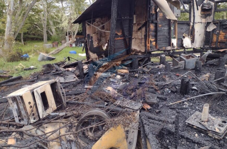 Se prendió fuego una casa de La Rinconada pero por causas ajenas al incendio forestal