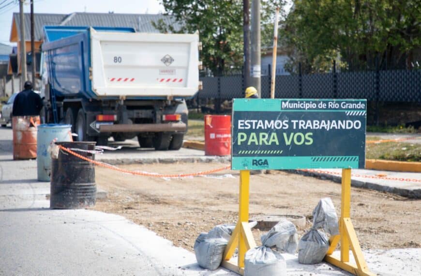 Río Grande: Se realizan trabajos de bacheo y pavimentación