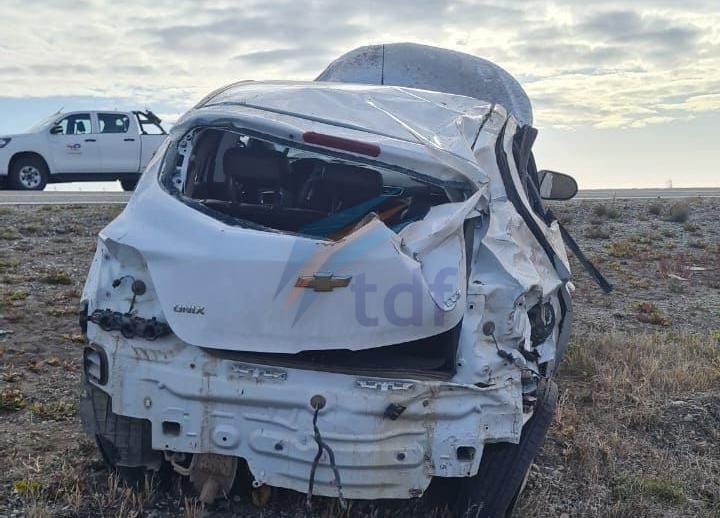 Tres personas fueron trasladadas al hospital luego de un vuelco