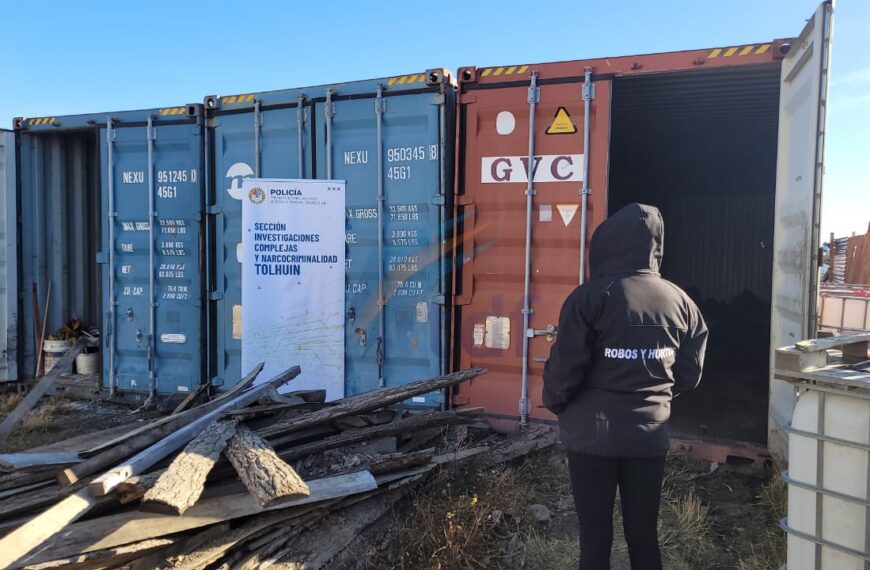 Tres contenedores fueron robados de una turbera en Tolhuin y recuperados en Río Grande
