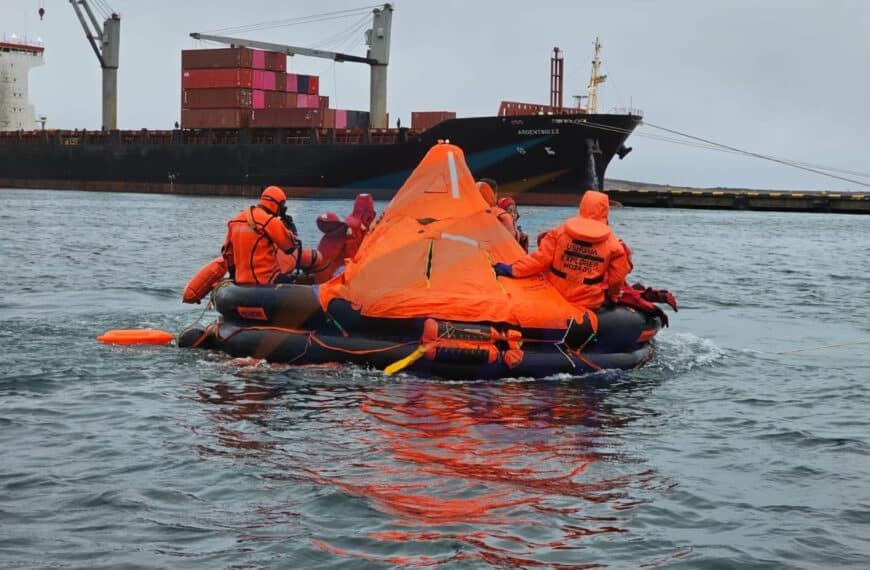 Prefectura dictó curso de capacitación en supervivencia en el mar