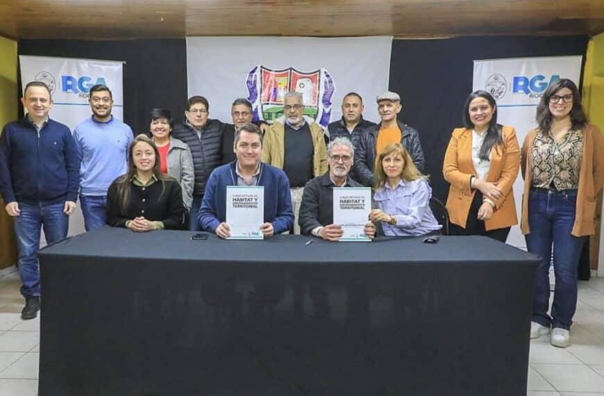 Perez firmó la adjudicación del predio para el Centro de Jubilados Municipales de RG