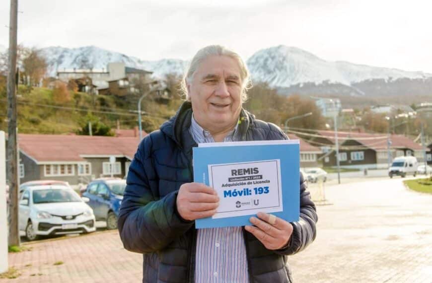 La Municipalidad de Ushuaia entregó 15 nuevas licencias de remis