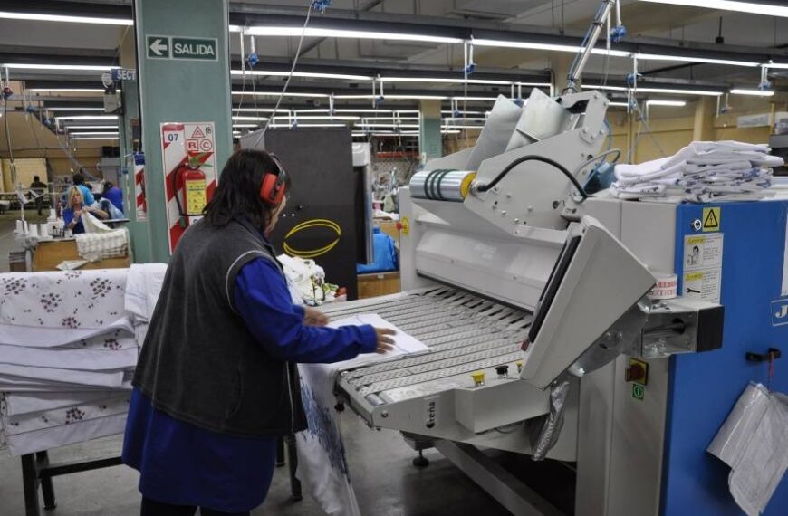 Guiño a las textiles fueguinas: De Mendiguren aseguró que se trabaja para dar previsibilidad a inversiones y trabajadores