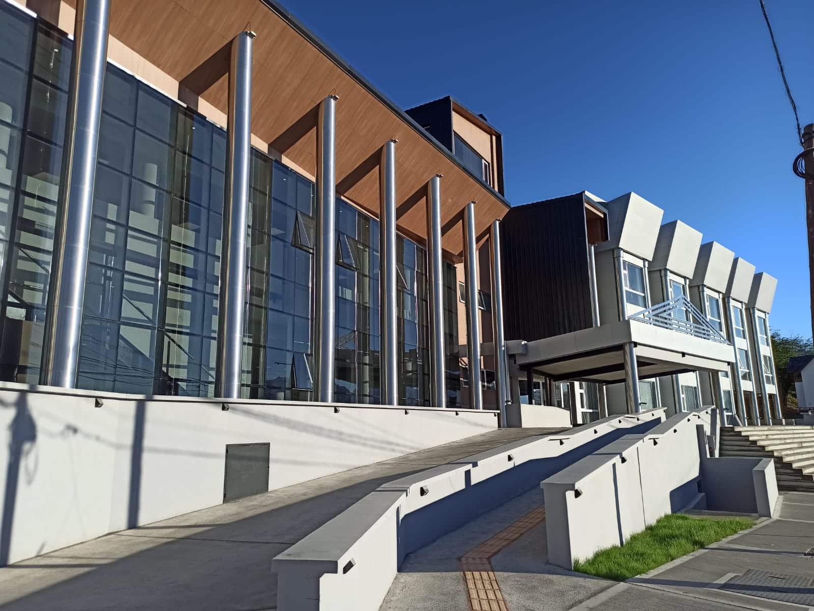 STJ-frente-izquierdo