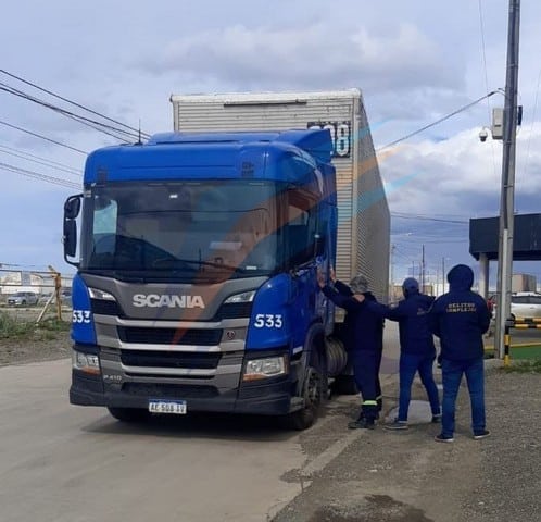 Detuvieron a un camionero que se escapaba de la isla tras una estafa por 10 mil dólares