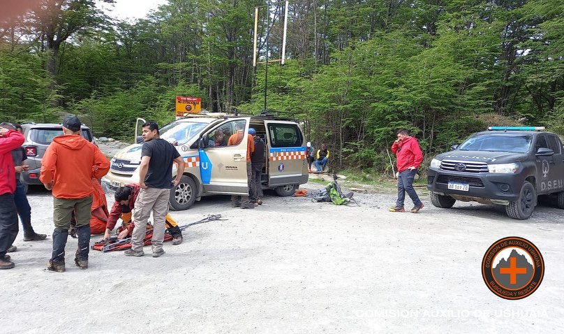 Rescataron a una turista francesa lesionada en Laguna Esmeralda