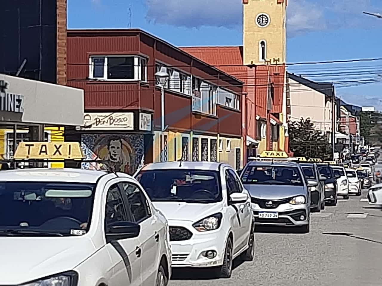 Taxistas de Ushuaia continúan con las manifestaciones en contra de UBER