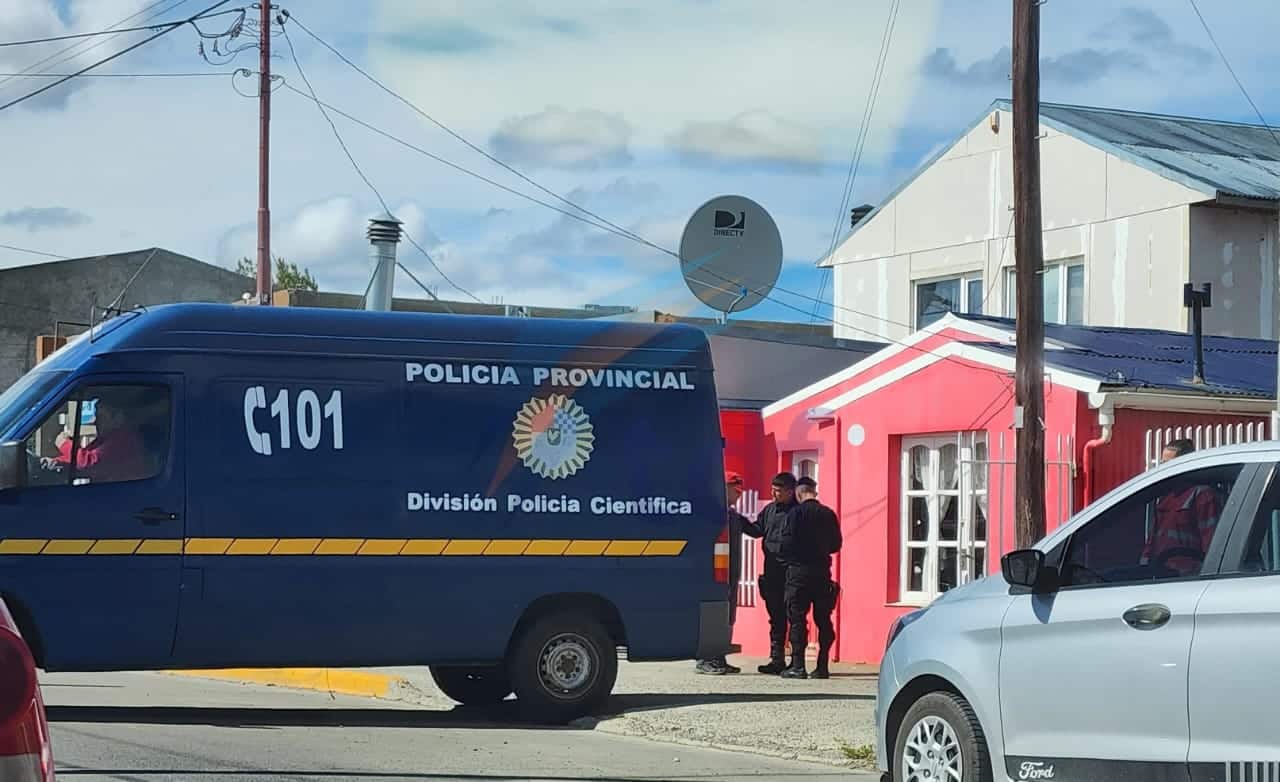 Un hombre fue encontrado sin vida en un domicilio céntrico de la ciudad de Río Grande