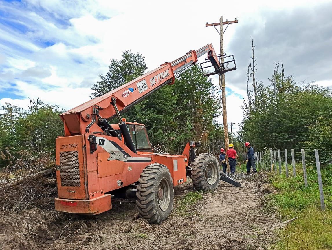 Comenzó la obra de tendido eléctrico en la Ruta Provincial N°23