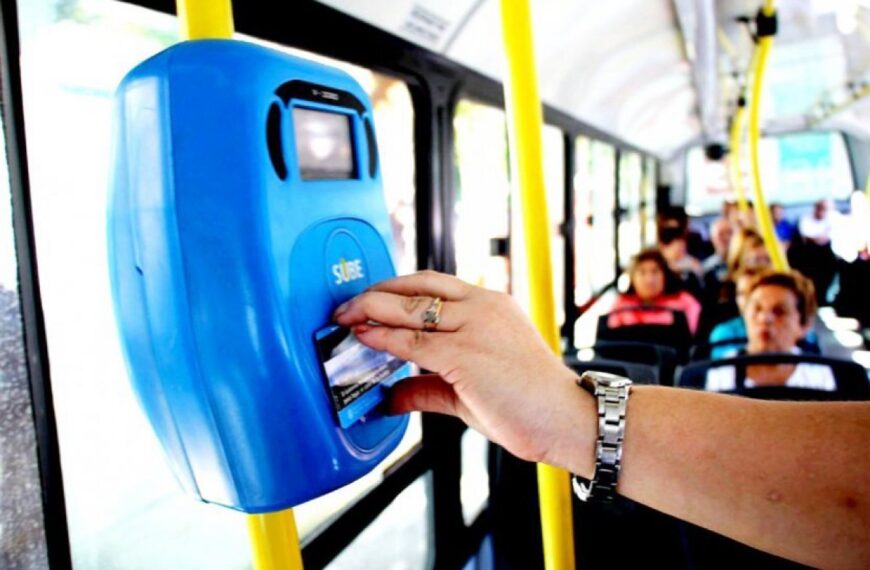 El paro alcanza a servicios como transporte de colectivos y recolección de residuos