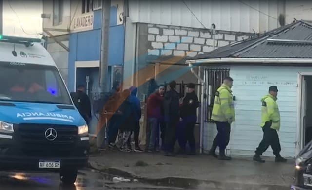 Una mujer herida y un hombre detenido en violenta disputa