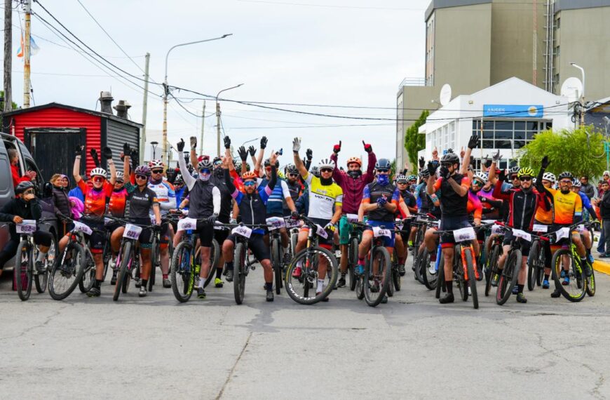 200 riograndenses disfrutaron de la cuarta edición de la Vuelta al Casco Viejo
