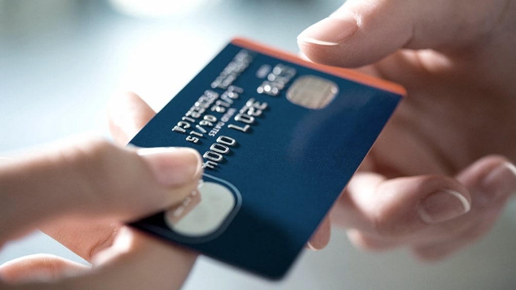 Se derrumbó el consumo con tarjetas de crédito