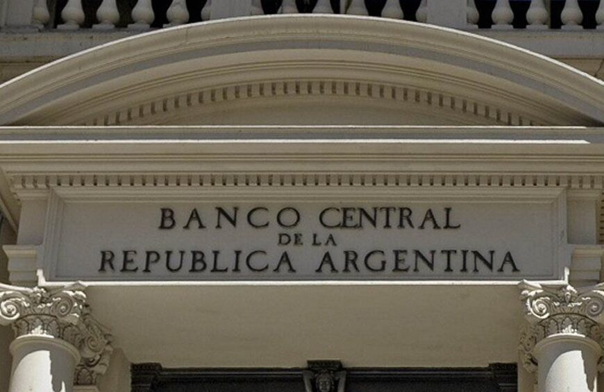 Los bancos alertan por un artículo de la reforma laboral que pondría en riesgo su rol en el pago de sueldos