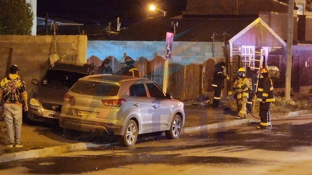 Un automovilista chocó un nicho de gas y hubo que evacuar una vivienda