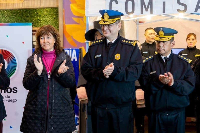 Quedó inaugurada en Ushuaia la Expo Conociendo tu Policía