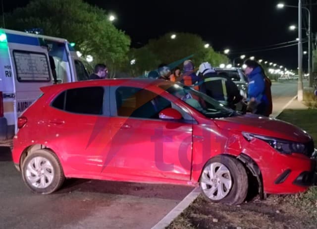 Conductora con alcoholemia positiva chocó contra una columna