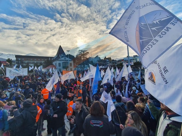 Jornada de Paro: Ushuaia tuvo una masiva movilización sindical y en Río Grande hubo marchas aisladas