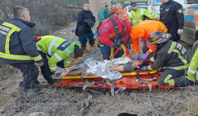 Un hombre chocó su auto y luego se tiró de un puente en Ushuaia