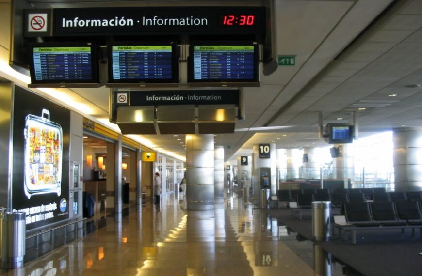Controladores aéreos anuncian un paro escalonado y anticipan demoras en vacaciones de invierno