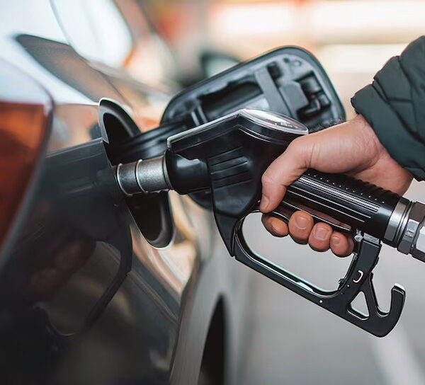 YPF sube 3,5% el precio de los combustibles, pero lanza descuentos por la noche y con autodespacho