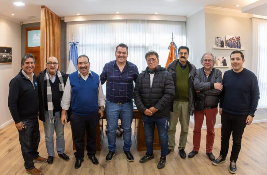 El Intendente mantuvo un encuentro con ex trabajadores y jubilados de YPF