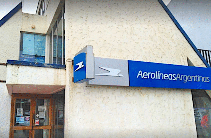 Aerolíneas Argentinas cierra oficinas en el interior del país, entre ellas Río Grande y Ushuaia