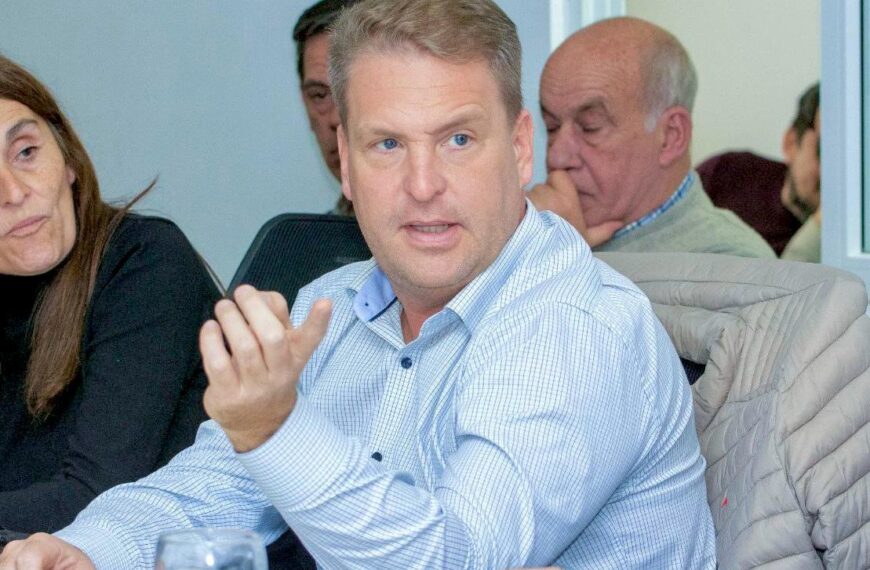 “Quienes estudian fuera de la provincia tienen el derecho de volver”, dijo Von Der Thusen