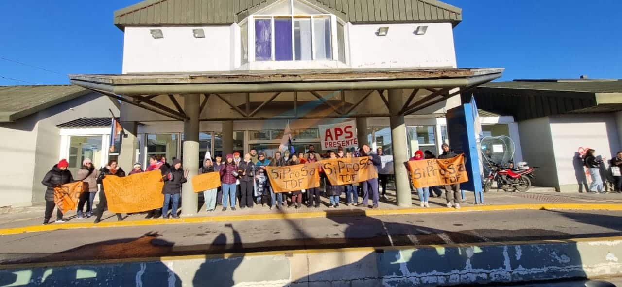 Siprosa volvió a manifestarse por un reclamo salarial y en defensa de la salud pública