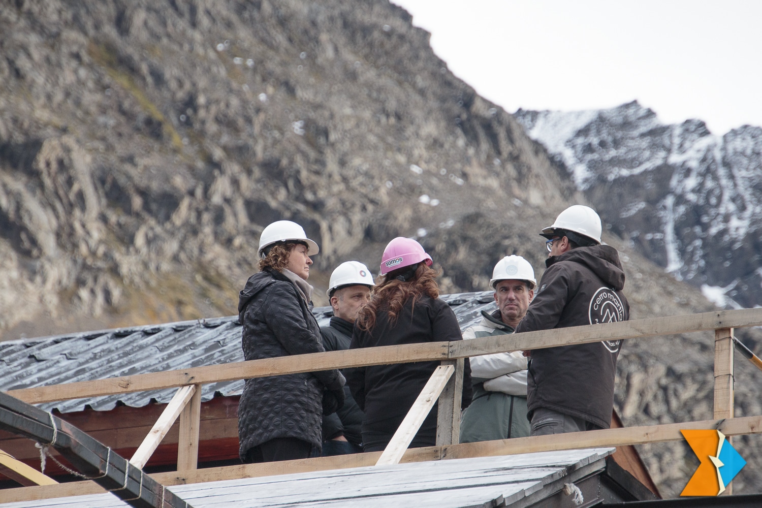Mónica Urquiza recorrió avances de obras en el glaciar Martial